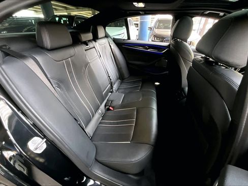 Used 2023 BMW 530i w/ Premium Package image 40