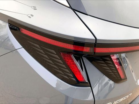 Used 2025 Hyundai Tucson Limited image 30