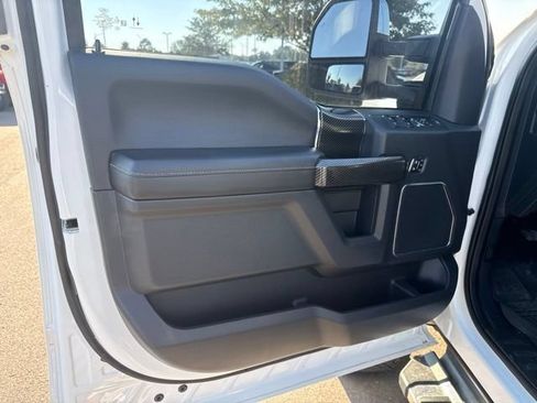 Used 2022 Ford F250 Lariat w/ Lariat Ultimate Package AWD/4WD image 8