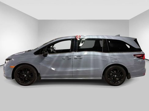 Used 2023 Honda Odyssey Sport image 2