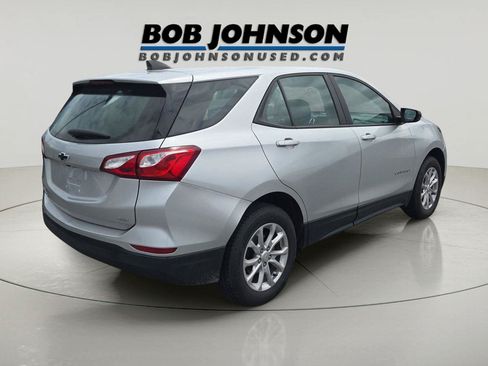 Used 2020 Chevrolet Equinox LS w/ LPO, Floor Liner Package AWD/4WD image 3