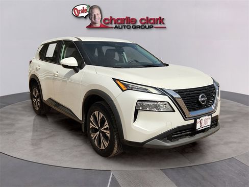 Used 2023 Nissan Rogue SV image 7