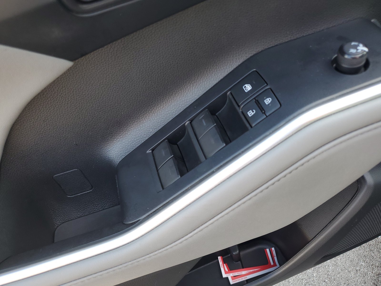 Used 2022 Toyota Highlander XLE AWD/4WD image 23