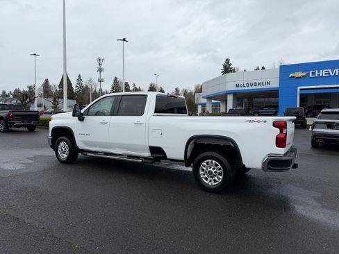 Used 2025 Chevrolet Silverado 2500 LT w/ Convenience Package image 3