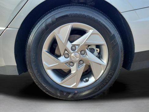 Used 2025 Hyundai Sonata SE image 32