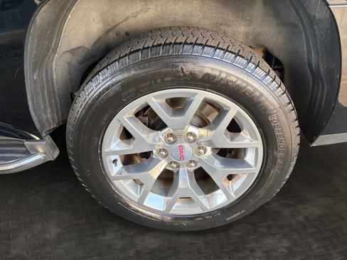 Used 2018 GMC Yukon SLT w/ Open Road Package AWD/4WD image 44