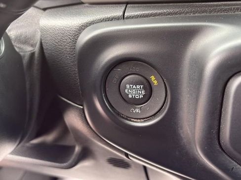 Used 2018 Jeep Wrangler Sport image 10