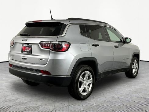 Used 2024 Jeep Compass Latitude w/ Altitude Special Edition AWD/4WD image 6