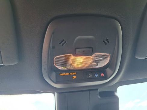 Used 2025 Buick Envista Sport Touring w/ Convenience I Package FWD image 26