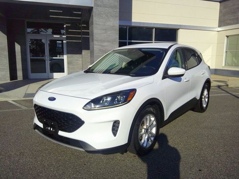 Used 2020 Ford Escape SE FWD image 4