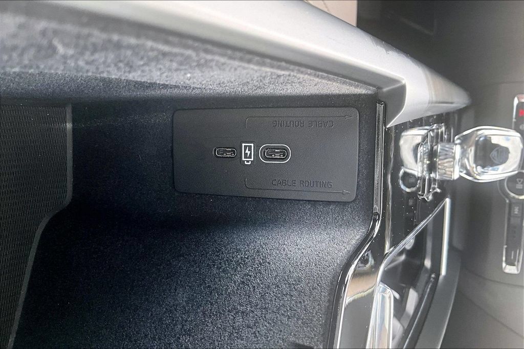 Certified 2026 Volvo XC60 B5 Plus AWD/4WD image 34