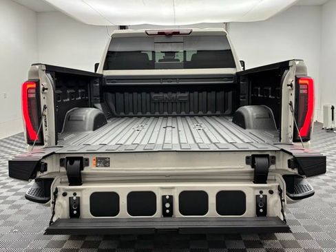 New 2026 GMC Sierra 2500 AT4 w/ AT4 Premium Plus Package AWD/4WD image 11