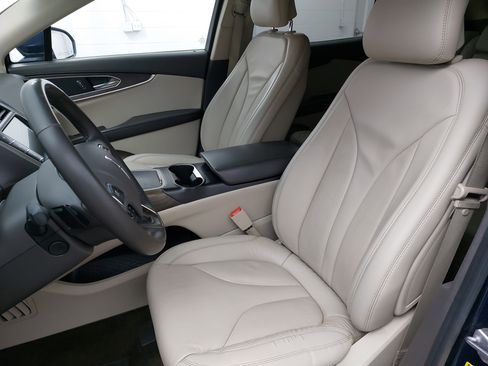 Used 2017 Lincoln MKX Select w/ Select Plus Package image 5