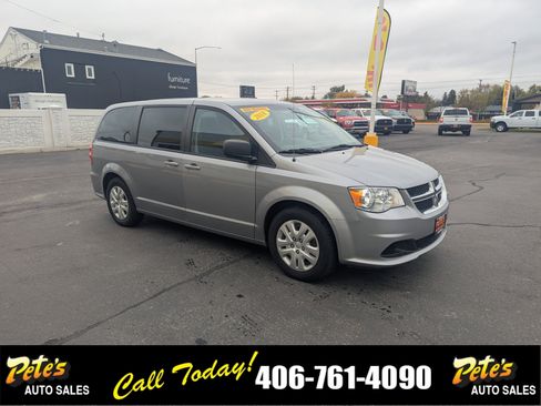 Used 2018 Dodge Grand Caravan SE w/ UConnect Hands-Free Group image 6