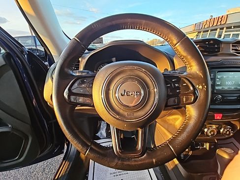 Used 2017 Jeep Renegade Latitude image 22