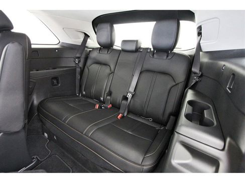 Used 2025 MAZDA CX-90 3.3 Turbo w/ Preferred Package image 12