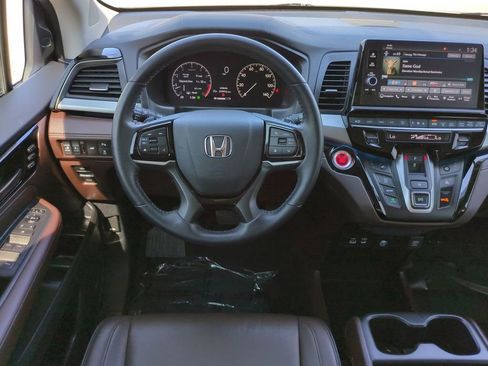 Used 2025 Honda Odyssey Touring image 16