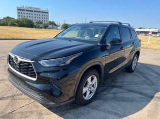 Used 2023 Toyota Highlander L FWD video 1