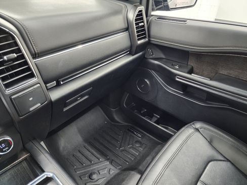 Used 2021 Ford Expedition Max Limited AWD/4WD image 13