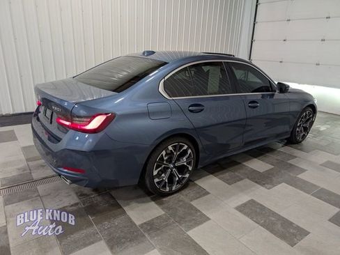 Used 2025 BMW 330i Sedan w/ Convenience Package RWD image 4