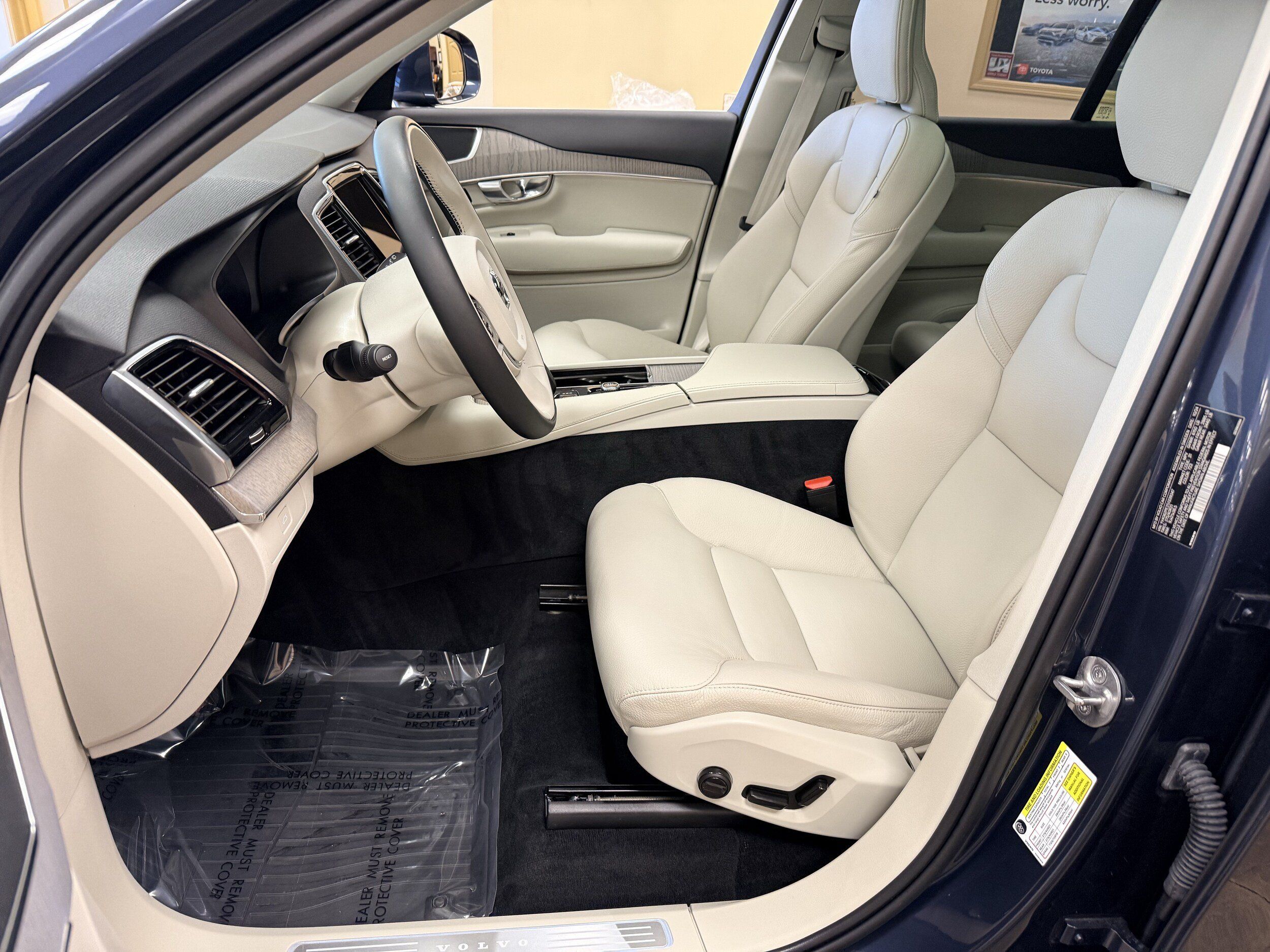 Used 2025 Volvo XC90 B6 Plus w/ Protection Package Premier AWD/4WD image 7