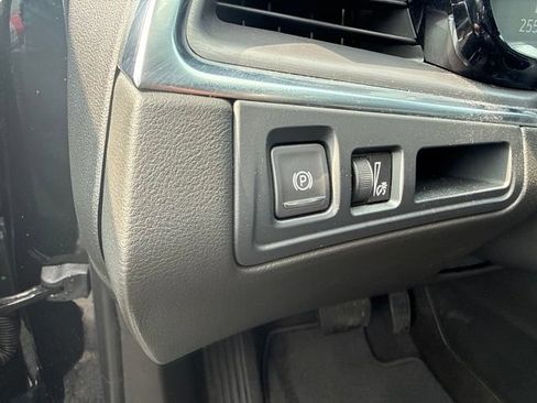 Used 2023 Cadillac XT5 Luxury AWD/4WD image 12
