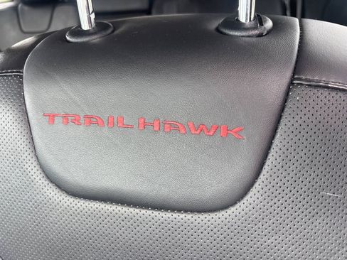 Used 2016 Jeep Cherokee Trailhawk w/ Comfort/Convenience Group AWD/4WD image 13