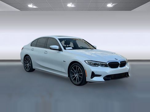 Certified 2022 BMW 330e xDrive w/ Driving Assistance Package AWD/4WD image 7