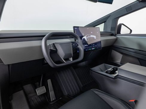 Used 2024 Tesla Cybertruck AWD Crew Cab image 13