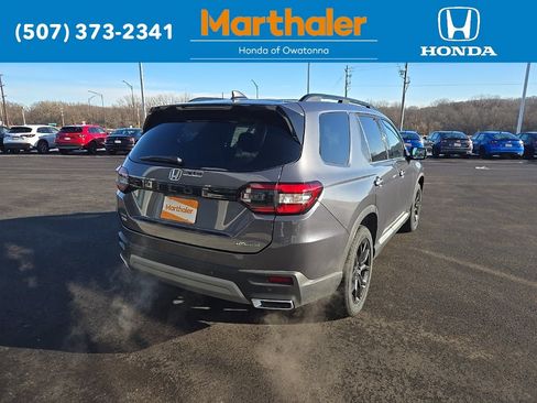 New 2025 Honda Pilot Touring image 5