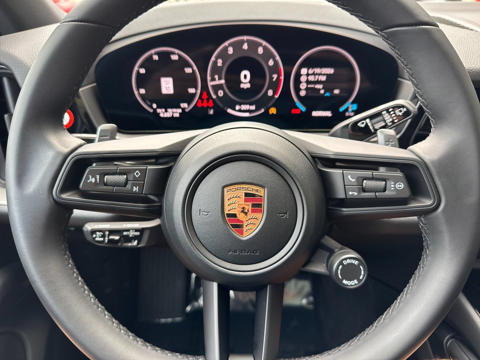 Certified 2026 Porsche Cayenne AWD/4WD image 28