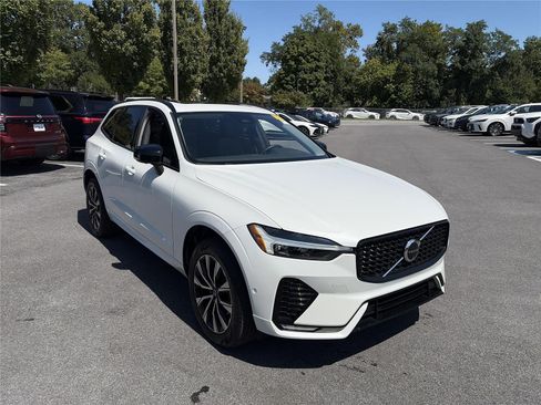 Used 2024 Volvo XC60 B5 Plus w/ Protection Package Premier AWD/4WD image 7