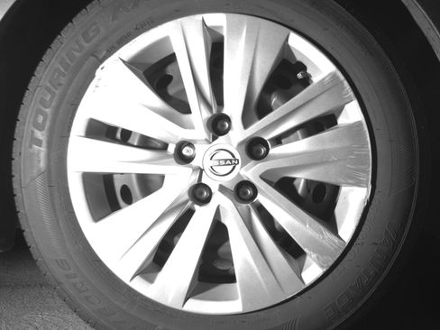 Used 2025 Nissan Sentra S image 13