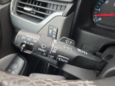 Used 2016 Chevrolet Suburban LT RWD image 23