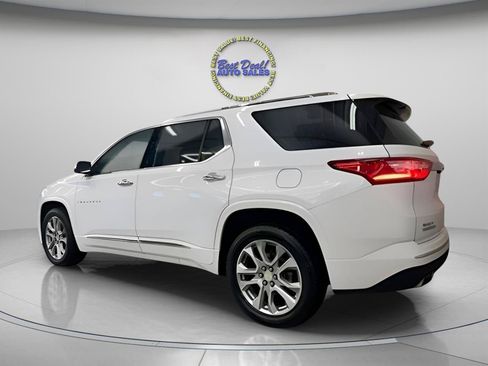 Used 2018 Chevrolet Traverse Premier w/ Driver Confidence II Package FWD image 3