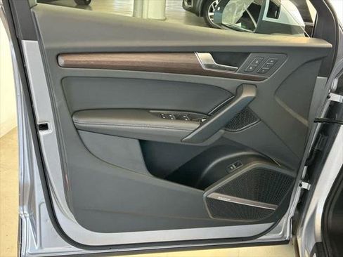 Certified 2025 Audi Q5 2.0T Premium Plus image 10
