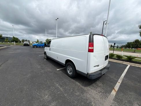 Used 2013 Chevrolet Express 3500 Extended RWD image 9