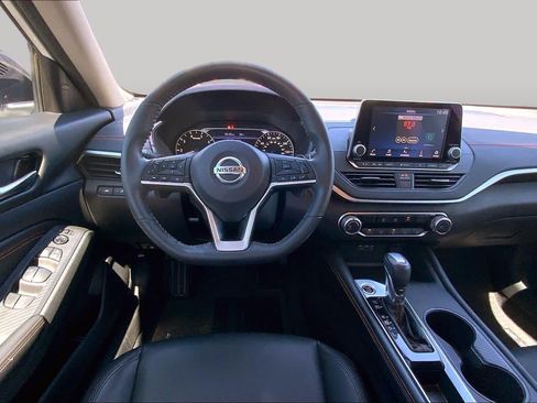 Used 2022 Nissan Altima 2.5 SR FWD image 6