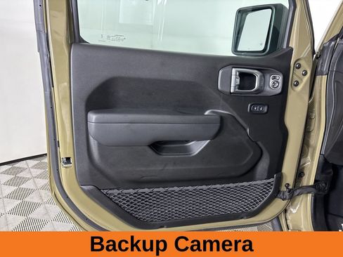 Used 2025 Jeep Gladiator Mojave AWD/4WD image 10
