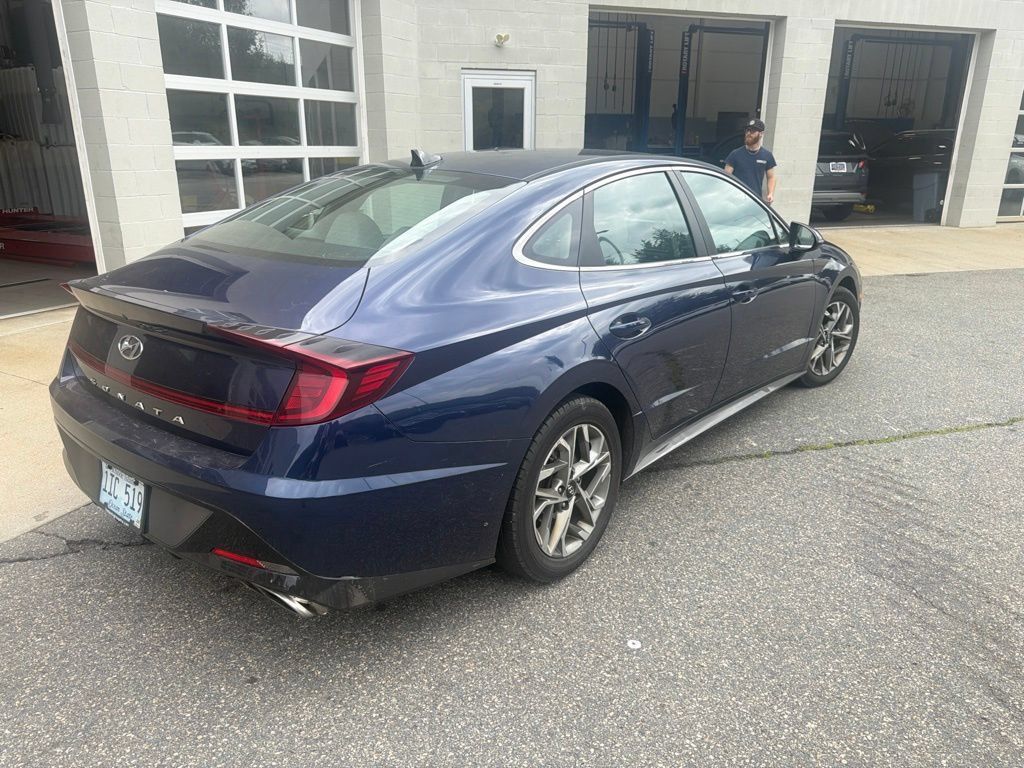 Used 2021 Hyundai Sonata SEL w/ Preferred Accessory Package FWD image 4