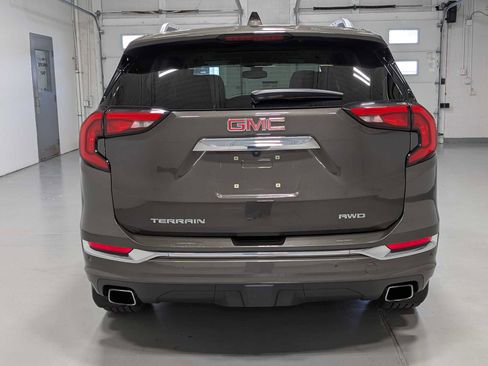Used 2020 GMC Terrain Denali w/ Denali Premium Package AWD/4WD image 9