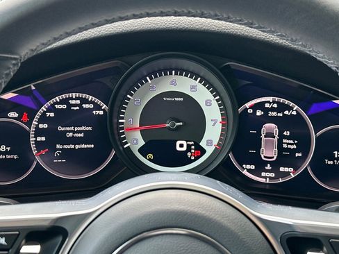 Used 2023 Porsche Cayenne Base image 25