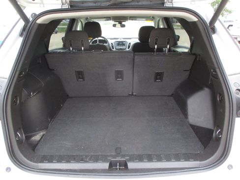 Used 2019 Chevrolet Equinox LT FWD image 16