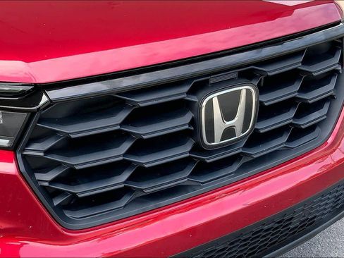 Used 2024 Honda Pilot Sport image 32