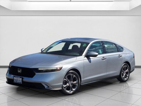 Certified 2023 Honda Accord EX image 9