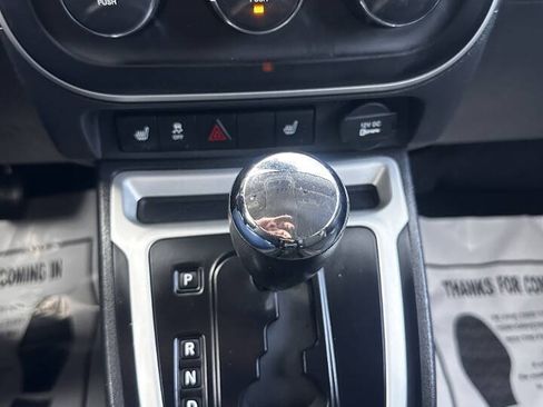 Used 2016 Jeep Compass Latitude FWD image 21