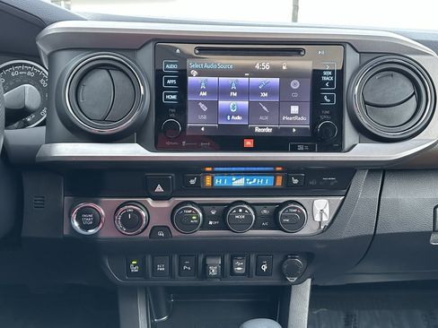 Used 2019 Toyota Tacoma Limited image 32