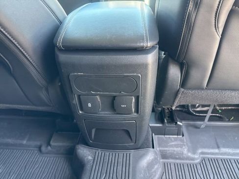 Used 2023 Ford Explorer XLT RWD image 31