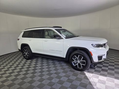 Certified 2025 Jeep Grand Cherokee L Limited w/ Luxury Tech Group II image 2