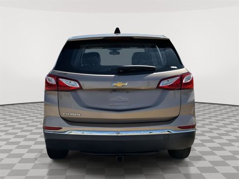Used 2018 Chevrolet Equinox LS FWD image 4